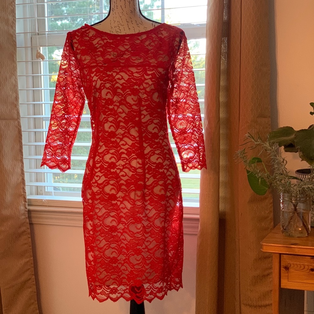 Jennifer Lopez lace sheath dress